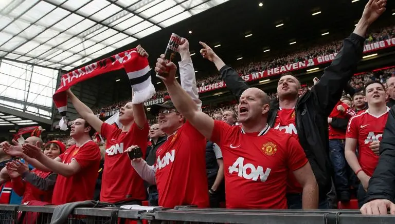 Man United castiga a aficionado por no asistir a un partido
