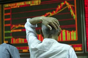 Dólar regresa a 20 pesos ante pronósticos favorables a Trump