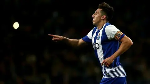 Héctor Herrera estaría en la mira del Liverpool
