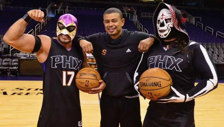 La Parka y el Hijo del Fantasma 'practican' con los Suns