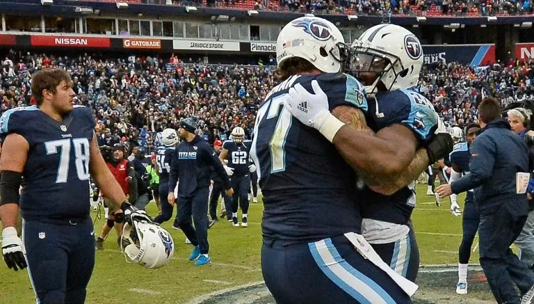 Titans vence a Broncos y llega a la cima de la AFC Sur