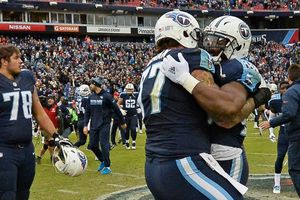 Titans vence a Broncos y llega a la cima de la AFC Sur