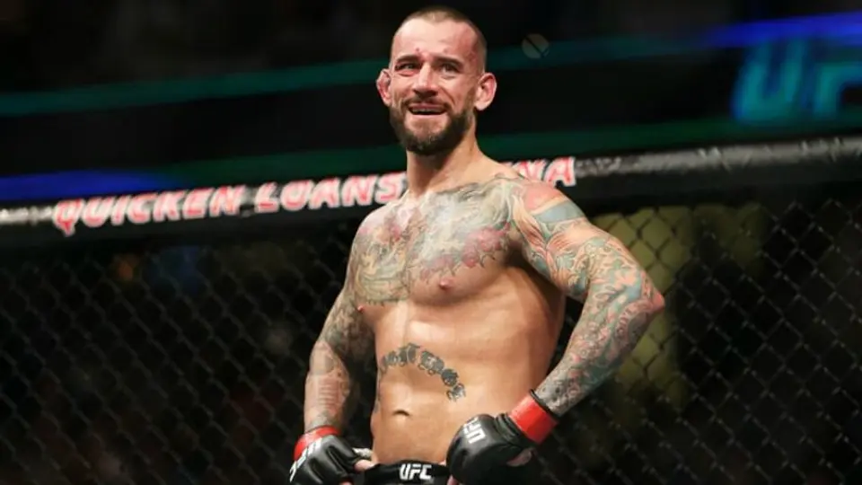 White considera que carrera de CM Punk en UFC está acabada