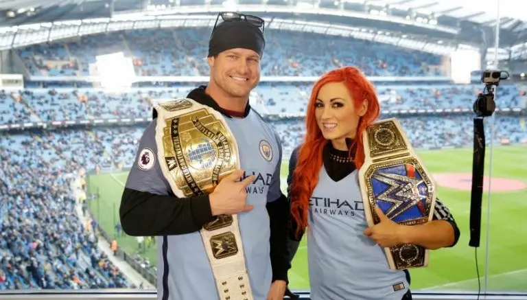 Dolph Ziggler y Becky Lynch visitan al Man City