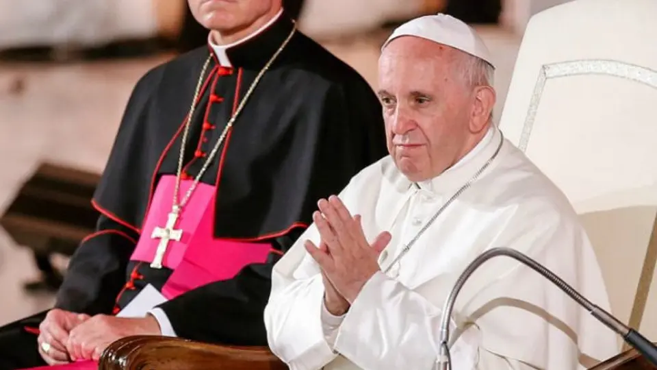 Sacerdotes ya podrán absolver el pecado del aborto