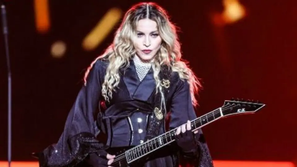 Madonna ofrece sexo oral a cambio de votos por Clinton