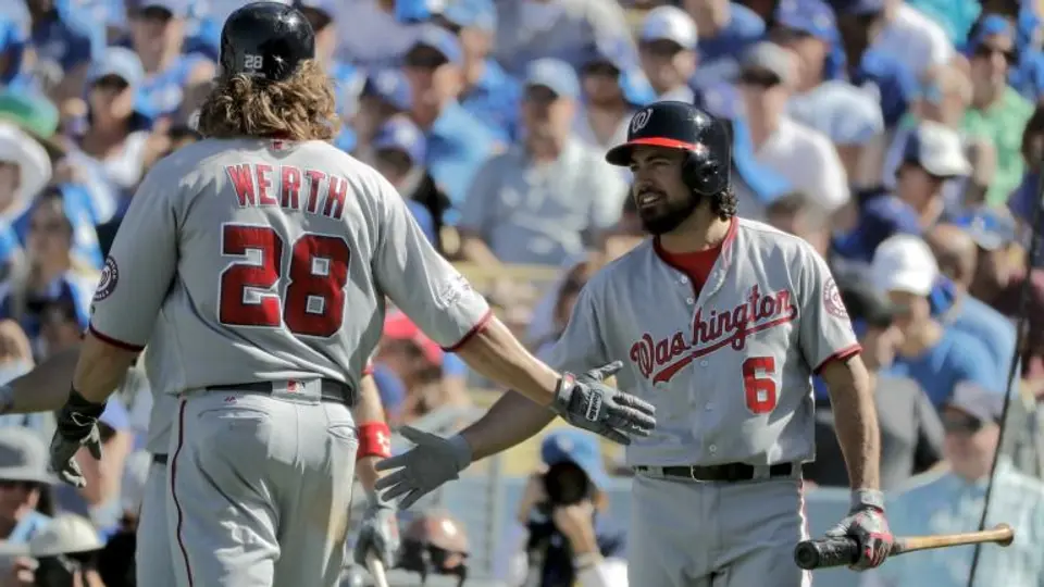 Nacionales vencen y aventajan a Dodgers en la serie