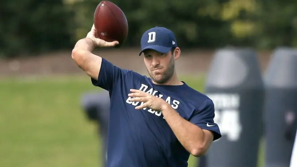 Jerry Jones cree que no deben presionar regreso de Romo