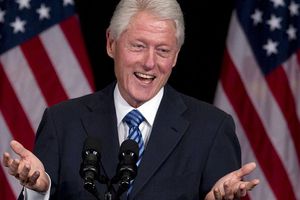 Hombre asegura ser hijo no reconocido de Bill Clinton
