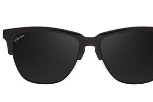 Marca de lentes trollea a mexicanos con construcción del muro