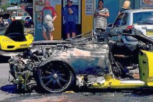 Hombre vive el peor día de su vida: le roban y explota su Ferrari