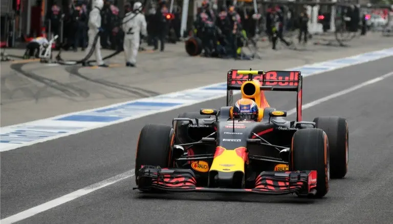 Red Bull asusta a Mercedes en P3 del GP México