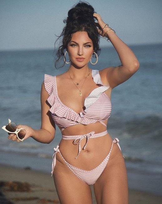 INSTAGRAM @NATALIEHALCRO