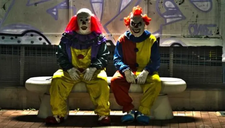 Payaso 'asesino' espanta a mujer y le provoca parto prematuro