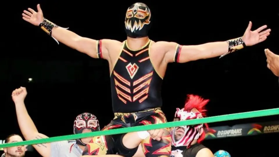 Máscara Dorada se despide de México para ir a WWE