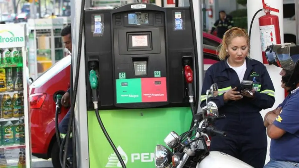 ¿Cómo fortalecer la economía mexicana tras gasolinazo?
