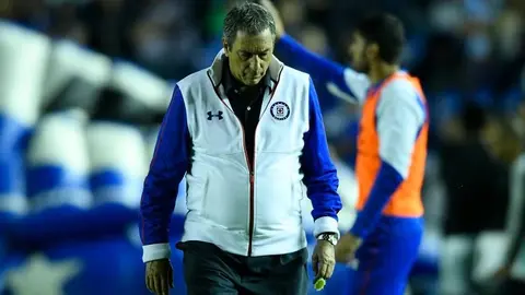 Tomás Boy renuncia a su cargo como DT de Cruz Azul