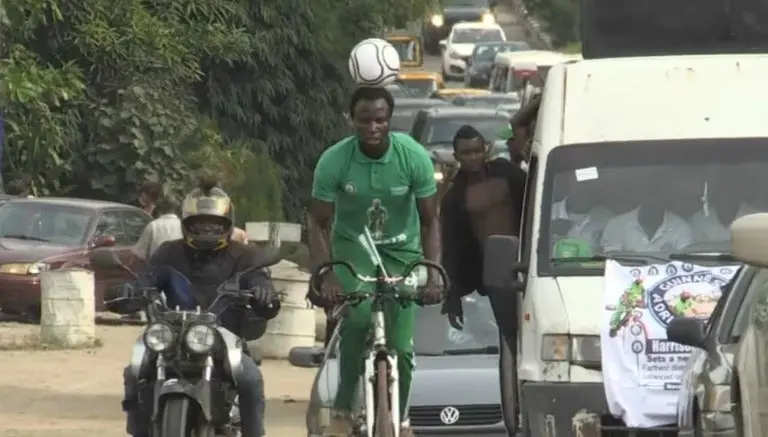 Nigeriano sorprende al mundo con nuevo récord Guinness