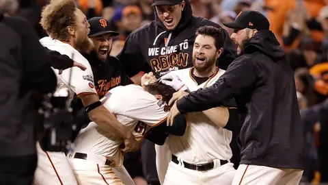 Gigantes se mantiene con vida tras vencer a Cachorros