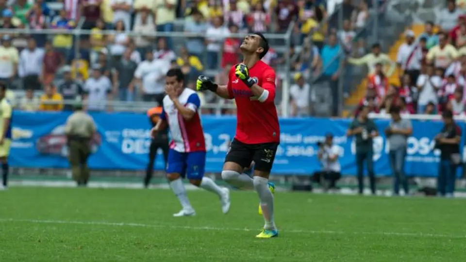 Chivas se impone al América en Clásico de Leyendas