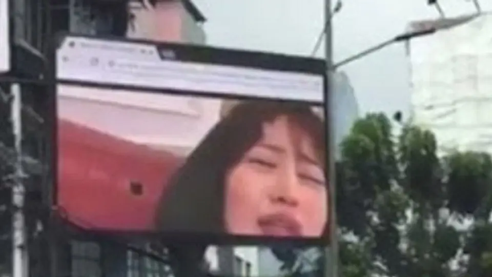 Policía detiene a sospechoso de poner porno en publicidad