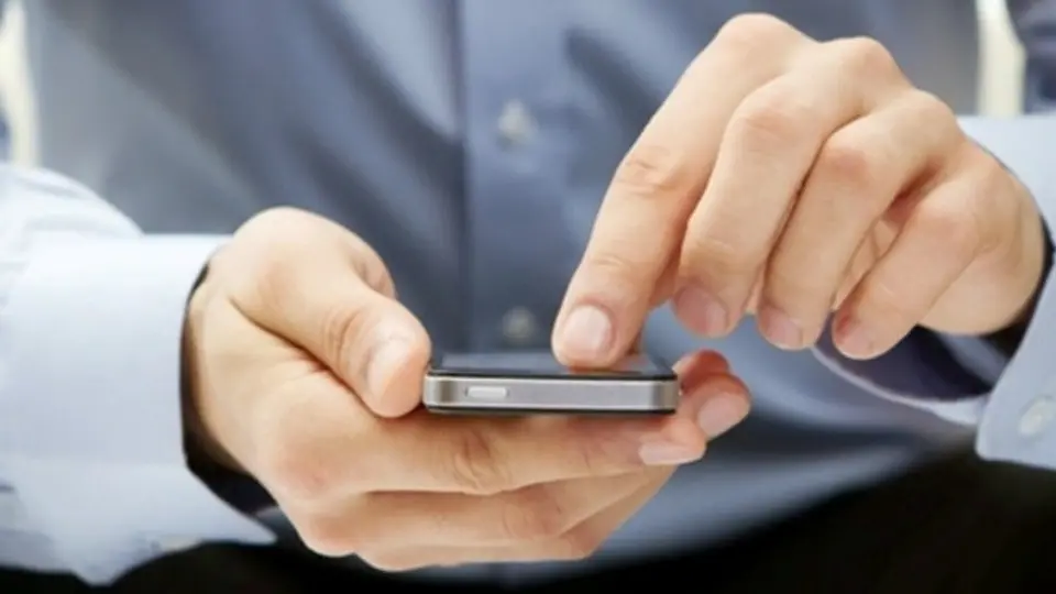 Hombre descubre infidelidad de su novia mientras hacían 'sexting'