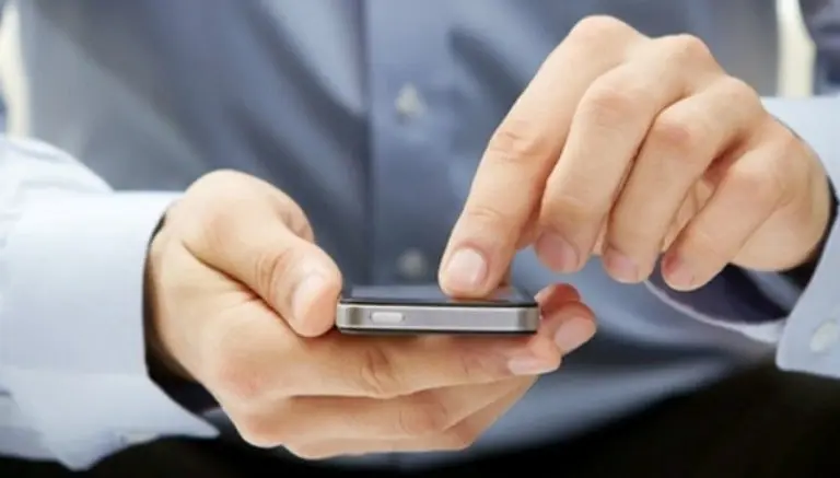Hombre descubre infidelidad de su novia mientras hacían 'sexting'