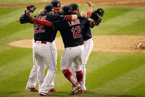 Indios repite dosis a Azulejos en Serie de Campeonato