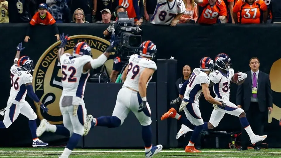 Broncos vencen a Saints con dramático final