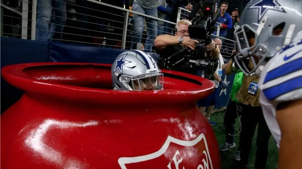 Ezekiel Elliot se salva de multa por polémico festejo