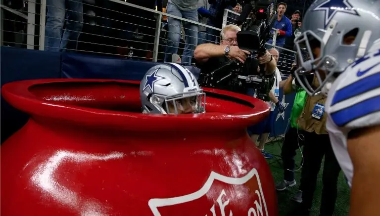 Ezekiel Elliot se salva de multa por polémico festejo