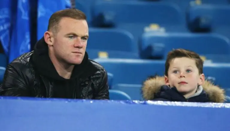 Hijo mayor de Rooney ya entrena con Manchester United