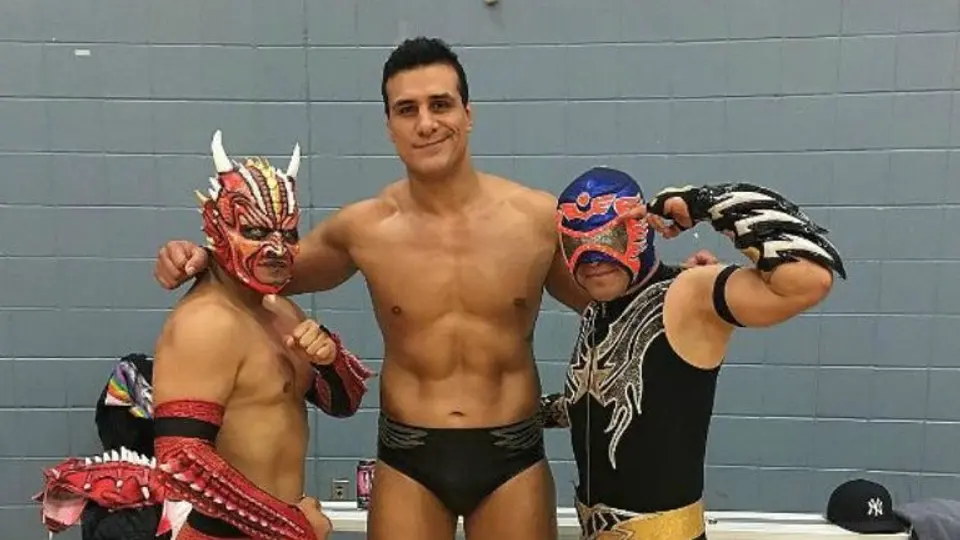 Alberto Del Río le pinta dedo a Donald Trump