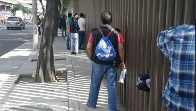 Aficionados se conforman con escuchar los motores de F1