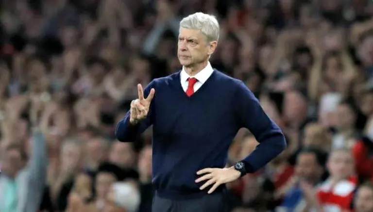 Aficionado vota por Arsene Wenger en elecciones de EU