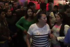 Disputa por asiento desata pelea campal en Suburbano