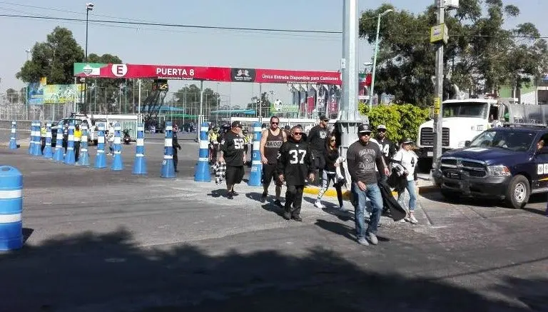 Raiders comienzan a llegar al Azteca para el MNF