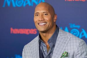 ¡Momento incómodo! The Rock es detenido por la policía tras evento en Hollywood