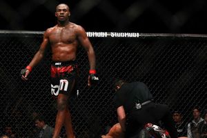 Jon Jones seguirá suspendido hasta 2017