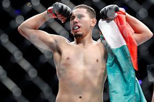 Martín Bravo noquea a Puelles y gana TUF Latinoamérica