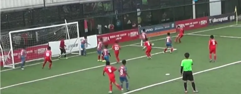 Niños chinos sorprenden a rival con engañosas jugadas