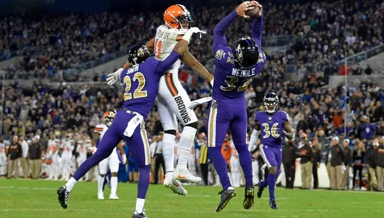 Ravens cumplen pronóstico y agravan crisis de Browns