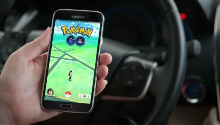 Chofer atropella a niño por jugar Pokémon Go