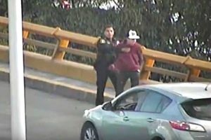 Policía 'caza' a ladrones de camioneta en Circuito Interior