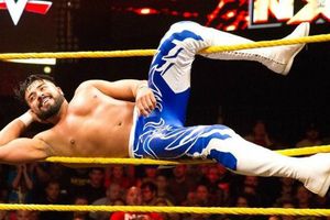 Andrade 'Cien' Almas recibe gritos racistas en NXT