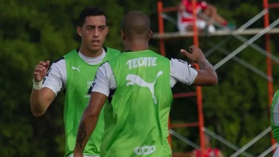 Rayados se impone a Chivas en partido amistoso