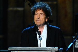 Bob Dylan descarta asistir por su premio Nobel de Literatura