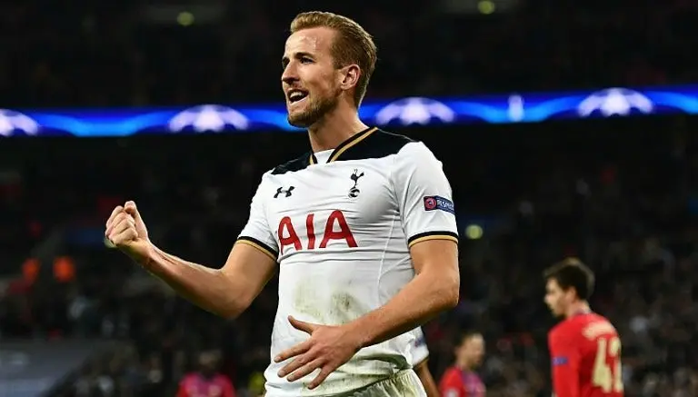 Kane hace un 'Ramos' y después se ofrece a la NFL