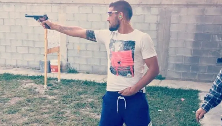 Delort y Gignac afinan puntería... con pistolas