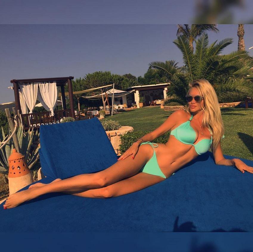 INSTAGRAM VICTORIA LOPYREVA